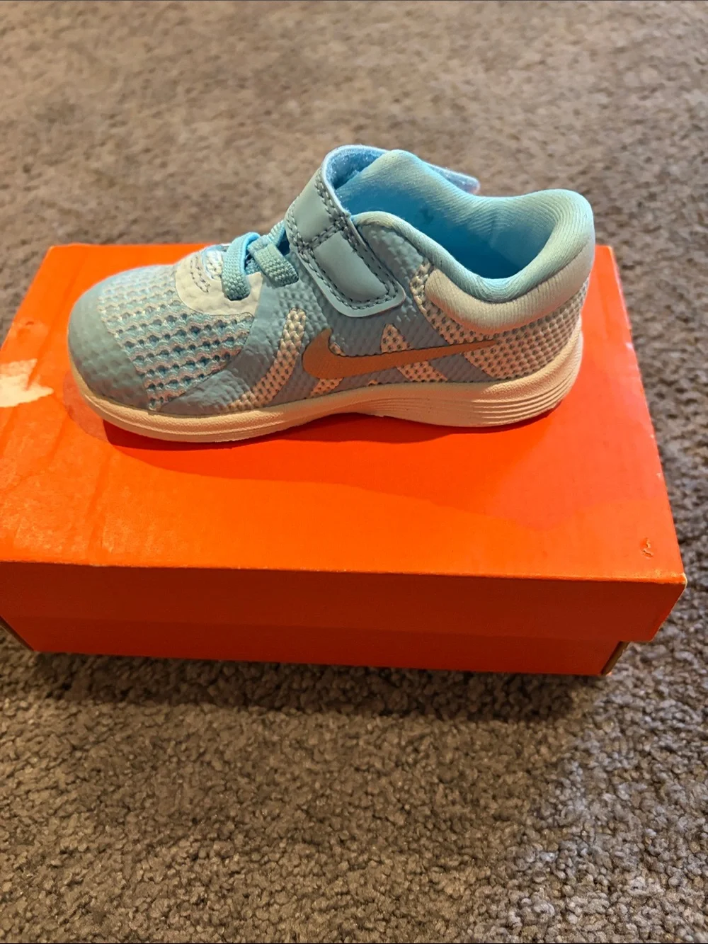 NEW in Box Nike Kids Sky Blue and White Velcro Athletic Sneakers 6c
